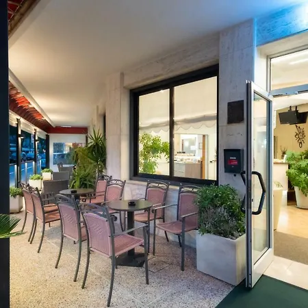 Stoccarda فندق 3*