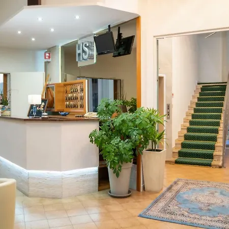 Stoccarda فندق 3*