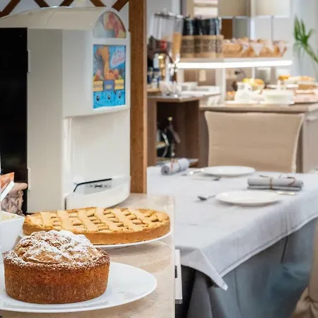 Stoccarda فندق 3*